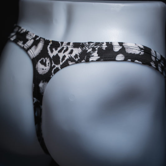 Mens Robust Cut Black And White Animal
